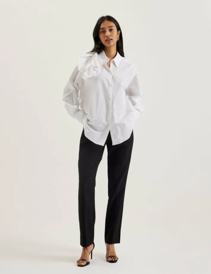 allai_oversized_corsage_d_1.webp Allai Oversized Corsage Detail Cotton Shirt<Ted Baker Outlet