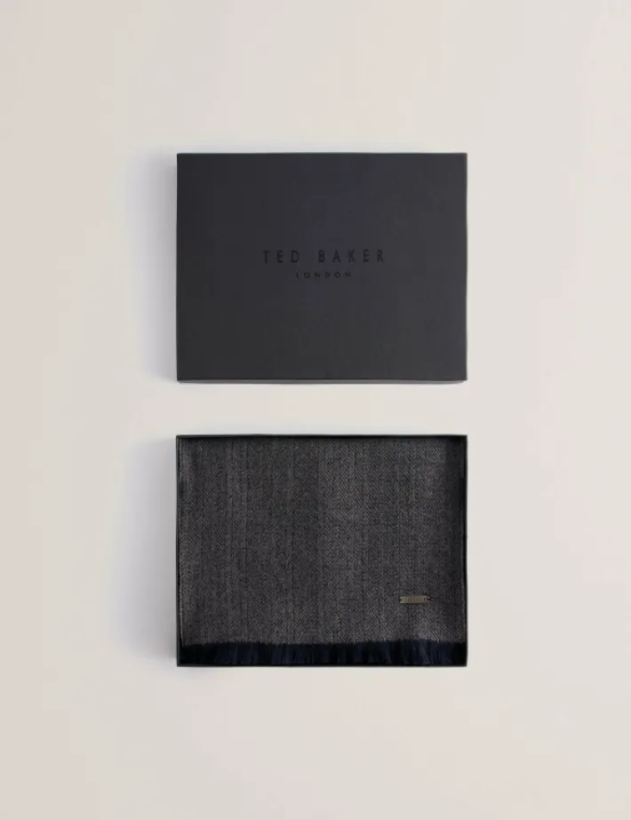 lewiis_herringbone_textur_3.webp Lewiis Herringbone Texture Contrast Trim Scarf<Ted Baker Cheap