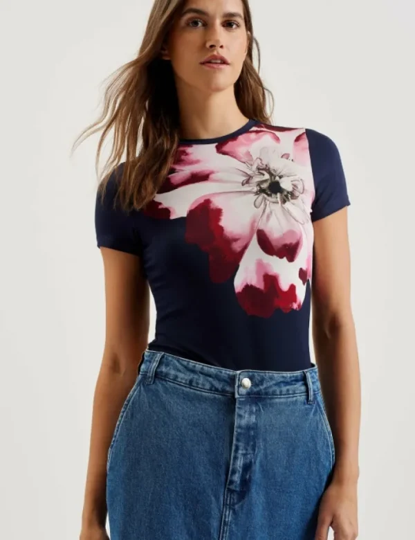Louannn Placement Print Crew Neck Fitted T-Shirt<Ted Baker New