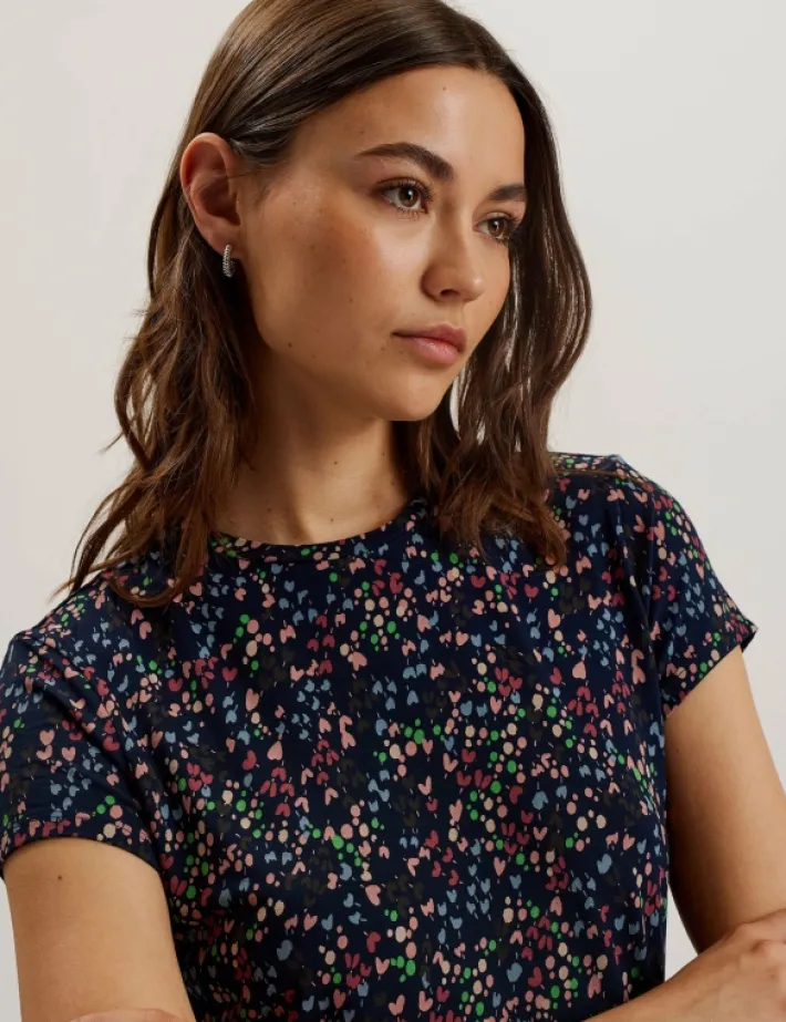 remanaa_heart_printed_fit_3.webp Remanaa Heart Printed Fitted Tee<Ted Baker Online