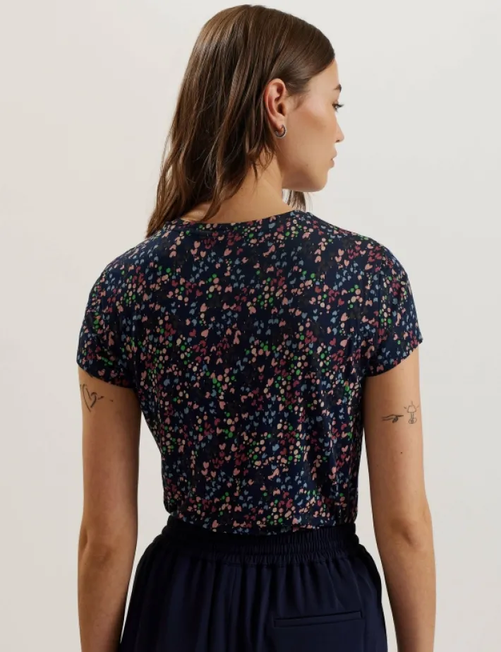 remanaa_heart_printed_fit_4.webp Remanaa Heart Printed Fitted Tee<Ted Baker Online